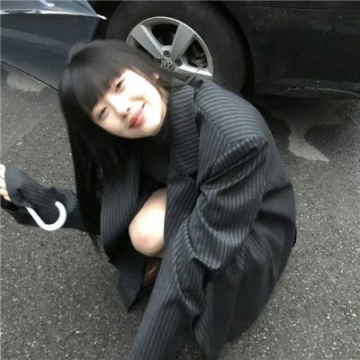 独自在夜晚的海边